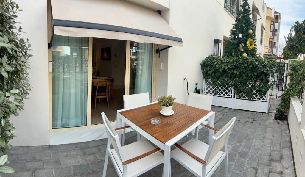 Apartamentos Turisticos La Plaza Chipiona Exterior photo
