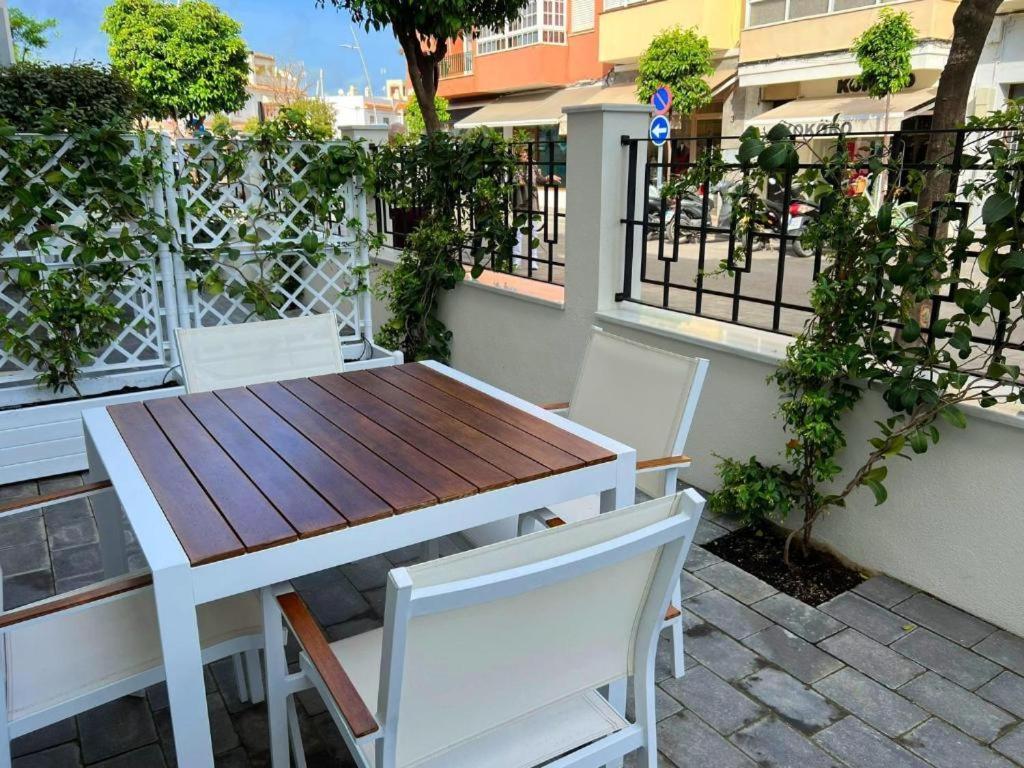 Apartamentos Turisticos La Plaza Chipiona Exterior photo